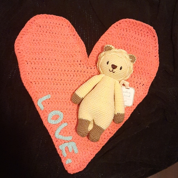 Crocheted Love heart - Picture 1 of 4